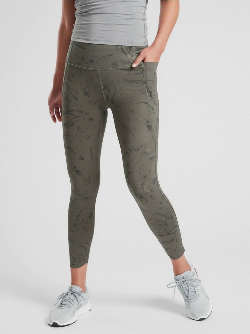Athleta Velocity Stash Pocket Marble 7/8 Tight, Green Pattern SIZE Medium